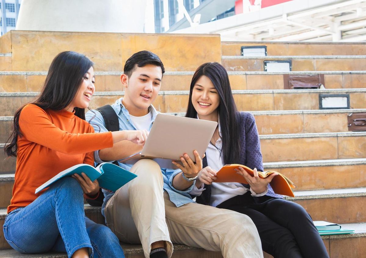 Sinh viên quốc tế tại khuôn viên trường đại học ở New Zealand